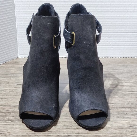 ShoeDazzle Rika Stacked Heeled Sandal Size 8 Black Open Toe - Picture 3 of 13